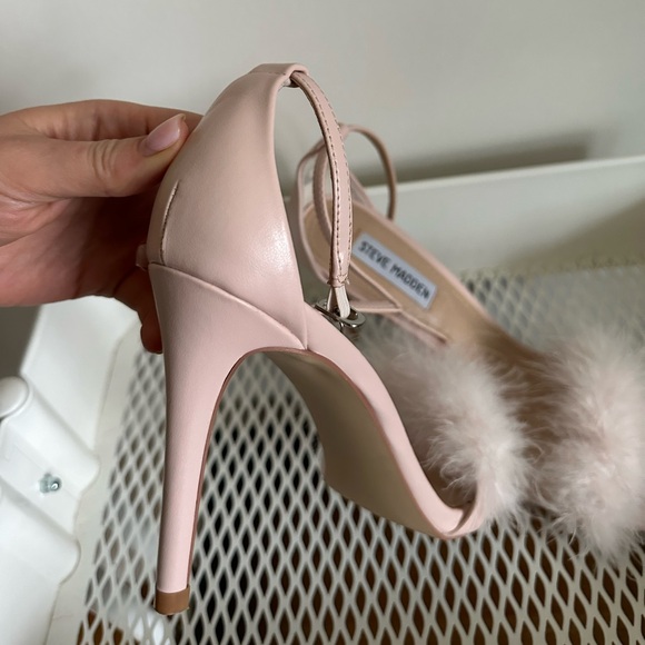 Steve Madden Scarlet heels with fur - Picture 2 of 3